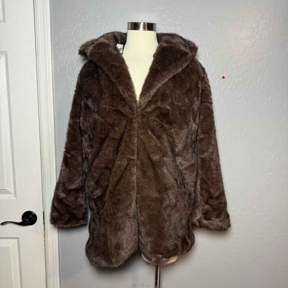 H&M Women’s Dark Brown Fluffy Coat in Small 1306290004 Retails $90 Sold Out